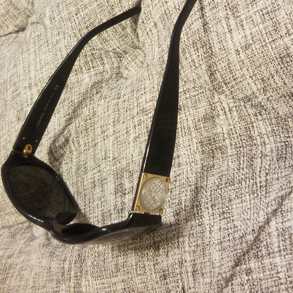 Sunglasses - Picture 2 of 4